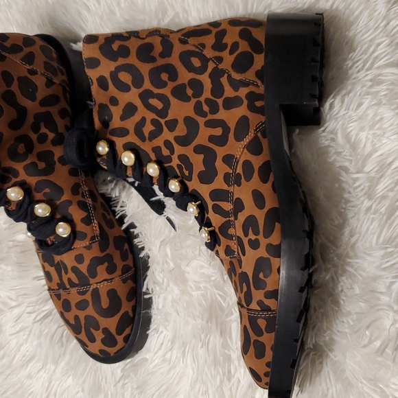 NWOB Stuart Weitzman Boots Size 6 - Picture 3 of 8